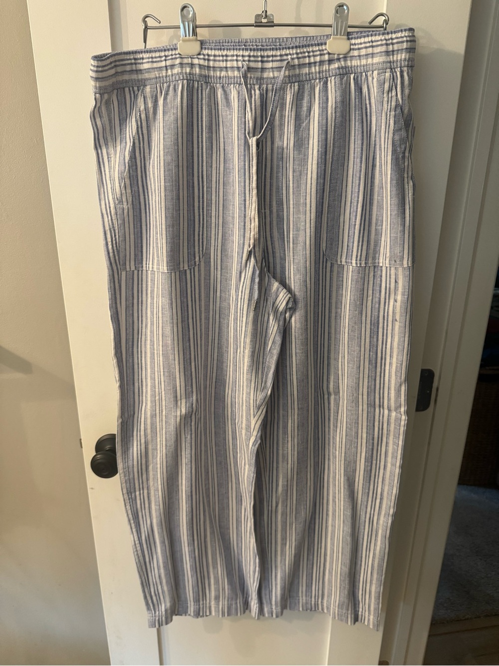 NWT GAP Women's Linen Blend Blue and White Pull On Pants
